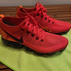 Nike flyknit. Rare! Mens size 10.5 and only worn once!!!!